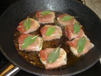 klicken Sie hier um das
Bild grösser anzuzeigen Saltimbocca_romana_009.jpg