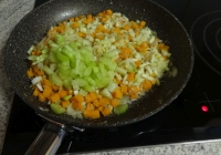 klicken Sie hier um das
Bild grösser anzuzeigen fisch-suppe-a-la-thomas003.jpg