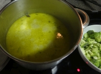 klicken Sie hier um das
Bild grösser anzuzeigen fisch-suppe-a-la-thomas009.jpg