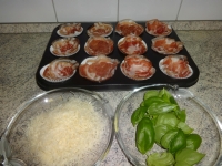 klicken Sie hier um das
Bild grösser anzuzeigen frittata_nella_pancetta002.jpg