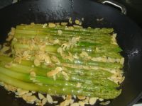 klicken Sie hier um das
Bild grösser anzuzeigen gruener_spargel_mandelbutter01.jpg