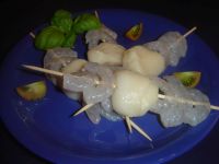 klicken Sie hier um das
Bild grösser anzuzeigen jakobsmuscheln_scampi_spiess001.jpg