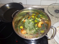 klicken Sie hier um das
Bild grösser anzuzeigen kalbsbeinscheibe-sous-vide010.jpg