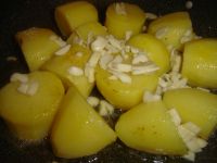 klicken Sie hier um das
Bild grösser anzuzeigen kartoffeln_knoblauch_petersilie02.jpg