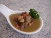 klicken Sie hier um das
Bild grösser anzuzeigen kartoffelsuppe_mit_fleisch001.jpg