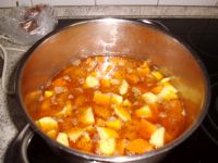 klicken Sie hier um das
Bild grösser anzuzeigen kuerbiscremesuppe005.jpg