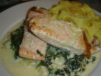klicken Sie hier um das
Bild grösser anzuzeigen lachs_auf_blattspinat01.jpg