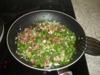 klicken Sie hier um das
Bild grösser anzuzeigen maultaschen_grundrezept004.jpg