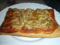 klicken Sie hier um das
Bild grösser anzuzeigen pizza_thunfisch_zwiebeln02.jpg