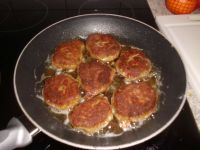 klicken Sie hier um das
Bild grösser anzuzeigen rote_linsen_bulgur_bratling008.jpg