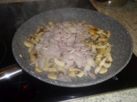 klicken Sie hier um das
Bild grösser anzuzeigen schnitzel-pilzrahmsosse002.jpg