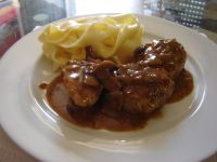 klicken Sie hier um das
Bild grösser anzuzeigen schweine_filet_an_pilzrahmsosse001.jpg
