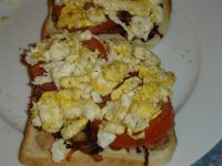 klicken Sie hier um das
Bild grösser anzuzeigen toast_mit_pfifferlingen_04.jpg