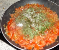 klicken Sie hier um das
Bild grösser anzuzeigen tortellini-tomaten-sahne-sosse004.jpg